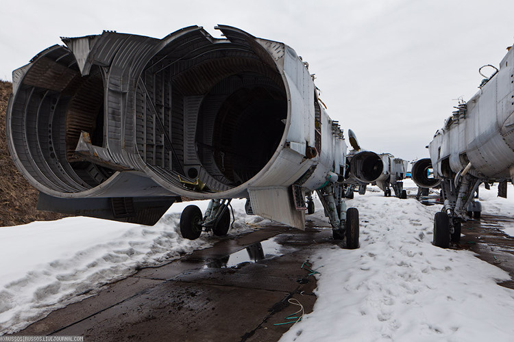 Kinh ngạc cách Nga hồi sinh MiG-31 từ nghĩa địa máy bay